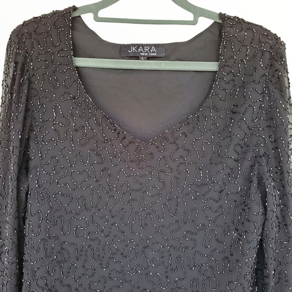 JKARA NY sz L black beaded blouse top flare sleeve scoop V neck angle hem - Picture 8 of 13